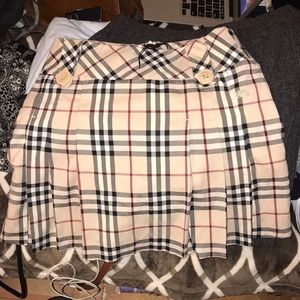 Burberry mini skirt